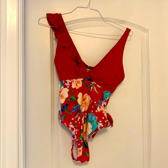 Bathing suit - Picture 1 of 2